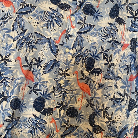 IZOD Saltwater Short Sleeve Shirt Button Up Relaxed Fit Blue Pink Flamingos - Picture 3 of 6